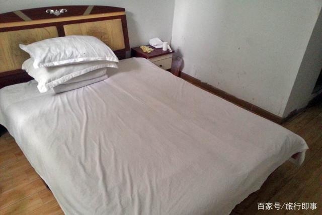 三十間客房如何經(jīng)營(yíng)，幾種不同類型的標(biāo)題供你參考，，解鎖三十間客房的經(jīng)營(yíng)之道，破局，三十間客房的高效經(jīng)營(yíng)策略，聚焦三十間客房，探尋